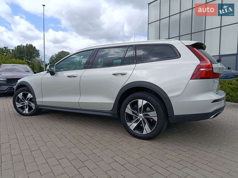 Універсал Volvo V60 Cross Country 2020 в Києві