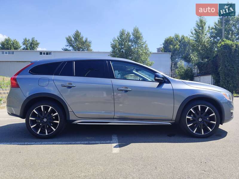 Универсал Volvo V60 Cross Country 2015 в Киеве