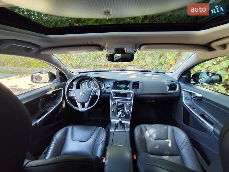 Универсал Volvo V60 Cross Country 2015 в Киеве