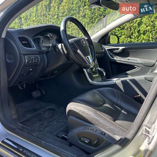 Універсал Volvo V60 Cross Country 2016 в Чернігові фото 5 Універсал Volvo V60 Cross Country 2016 в Чернігові