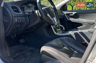 Универсал Volvo V60 Cross Country 2016 в 