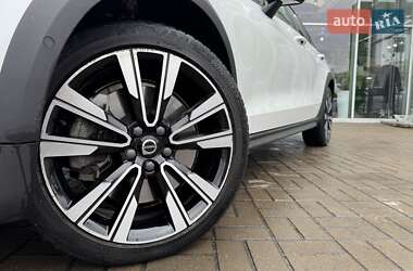 Универсал Volvo V60 Cross Country 2020 в 