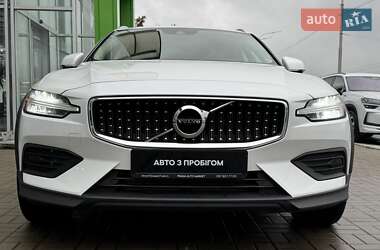 Универсал Volvo V60 Cross Country 2020 в 