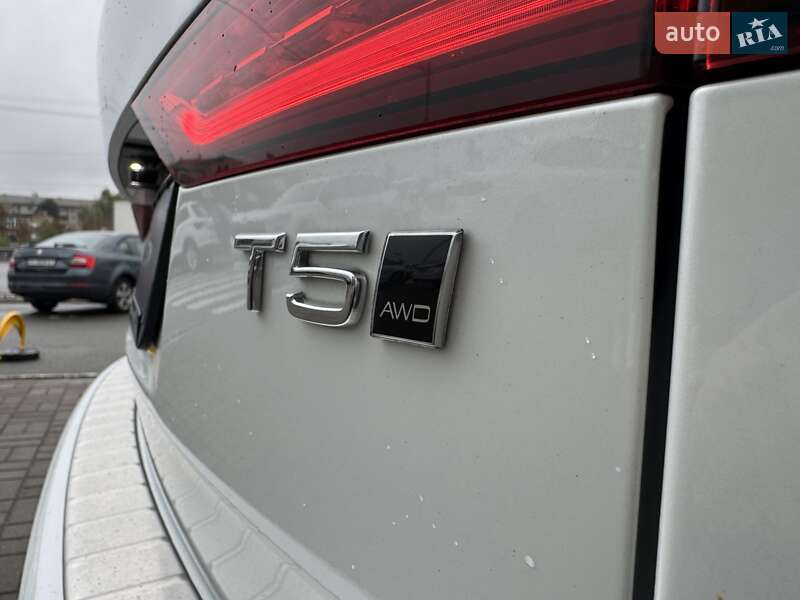Универсал Volvo V60 Cross Country 2020 в Киеве фото 10 Универсал Volvo V60 Cross Country 2020 в Киеве