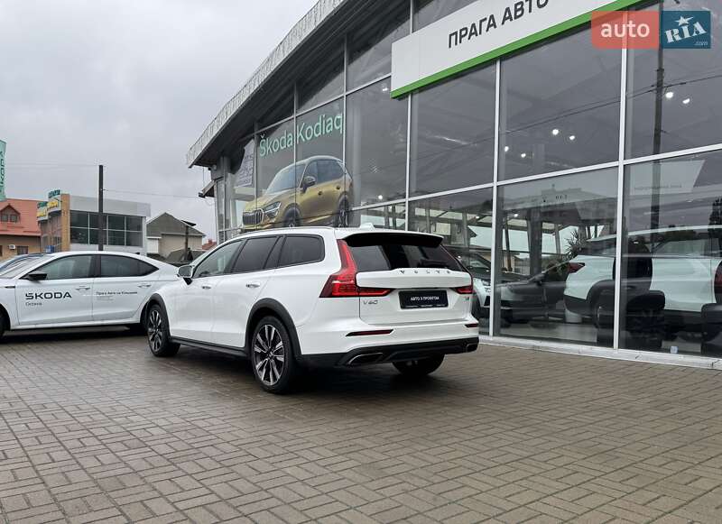 Универсал Volvo V60 Cross Country 2020 в Киеве фото 13 Универсал Volvo V60 Cross Country 2020 в Киеве