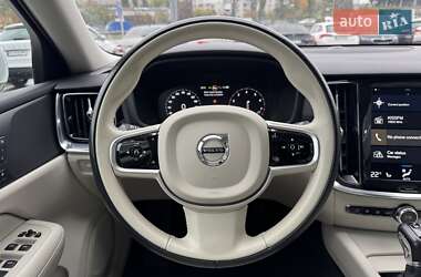Универсал Volvo V60 Cross Country 2020 в 