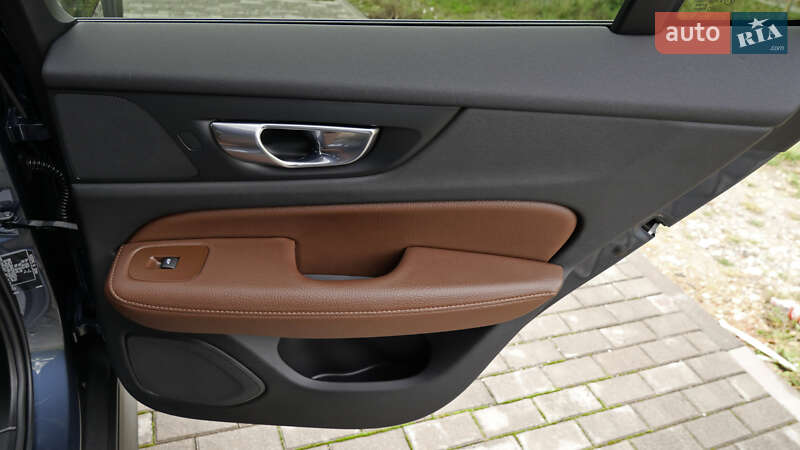 Універсал Volvo V60 Cross Country 2020 в Львові фото 62 Універсал Volvo V60 Cross Country 2020 в Львові