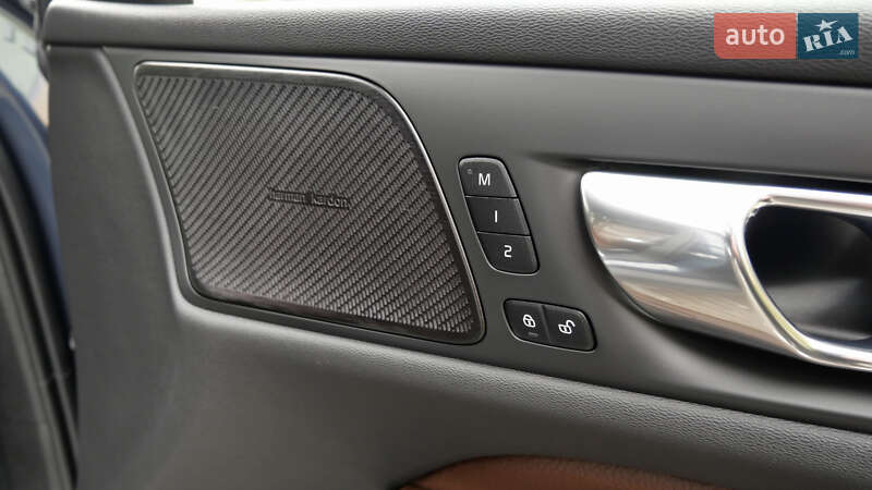 Універсал Volvo V60 Cross Country 2020 в Львові фото 59 Універсал Volvo V60 Cross Country 2020 в Львові