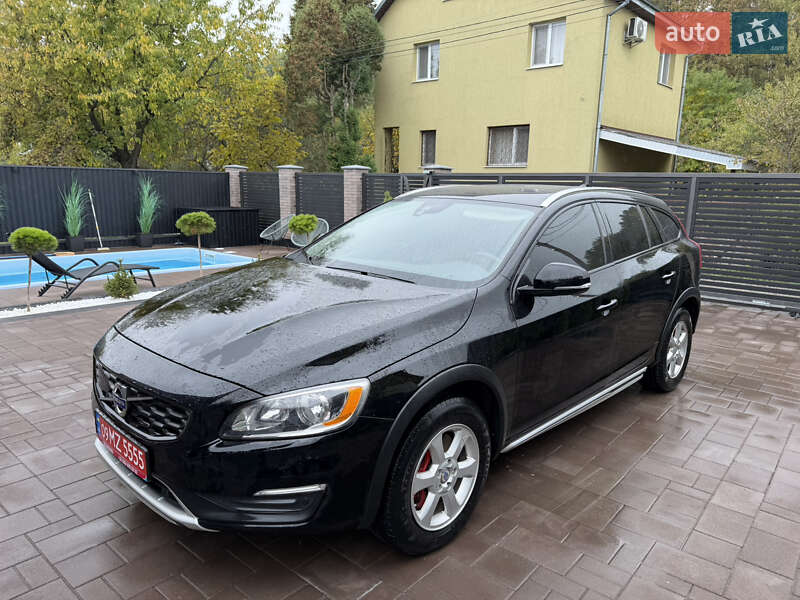Универсал Volvo V60 Cross Country 2015 в 