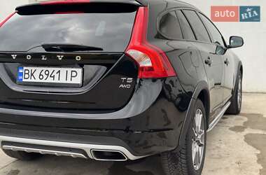 Універсал Volvo V60 Cross Country 2018 в 