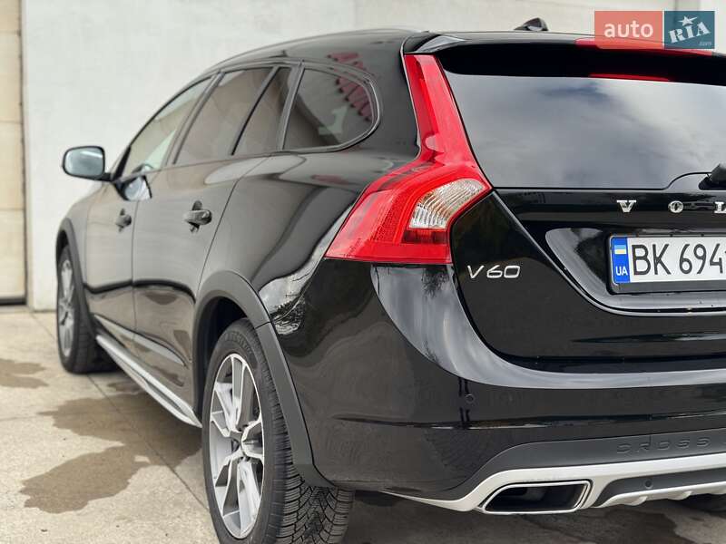Универсал Volvo V60 Cross Country 2018 в Сарнах фото 40 Универсал Volvo V60 Cross Country 2018 в Сарнах