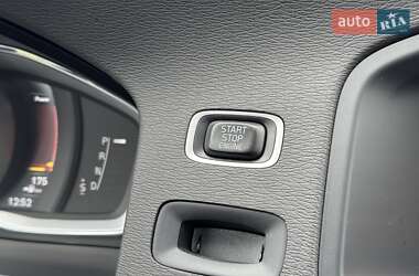 Універсал Volvo V60 Cross Country 2018 в 