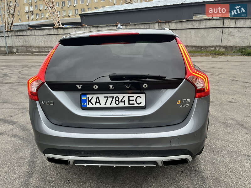 Универсал Volvo V60 Cross Country 2016 в Киеве