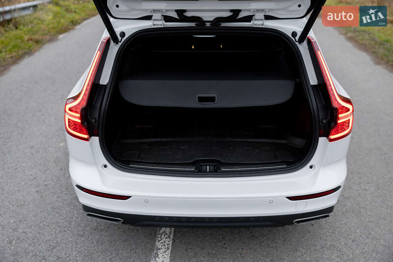 Универсал Volvo V60 Cross Country 2019 в Львове фото 18 Универсал Volvo V60 Cross Country 2019 в Львове