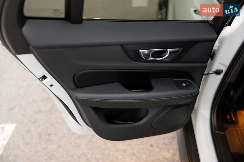 Универсал Volvo V60 Cross Country 2019 в Львове фото 33 Универсал Volvo V60 Cross Country 2019 в Львове