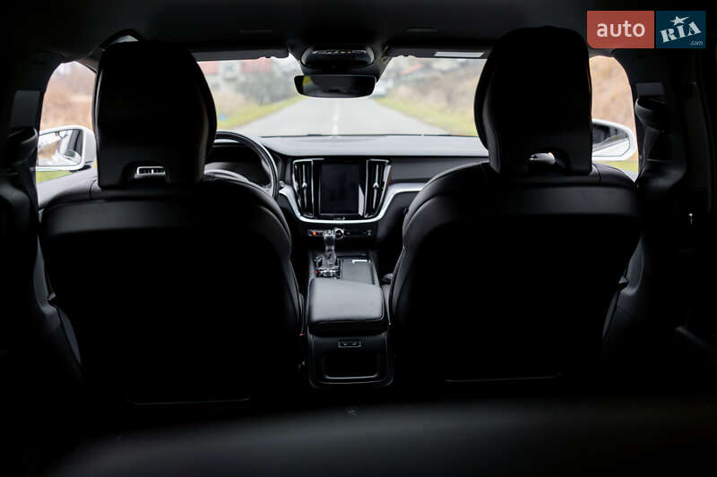 Универсал Volvo V60 Cross Country 2019 в Львове фото 45 Универсал Volvo V60 Cross Country 2019 в Львове