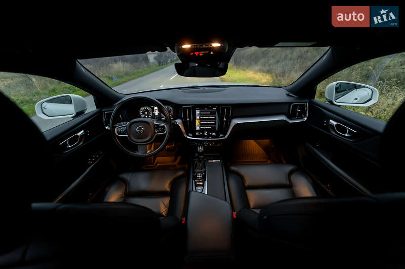 Универсал Volvo V60 Cross Country 2019 в Львове фото 67 Универсал Volvo V60 Cross Country 2019 в Львове
