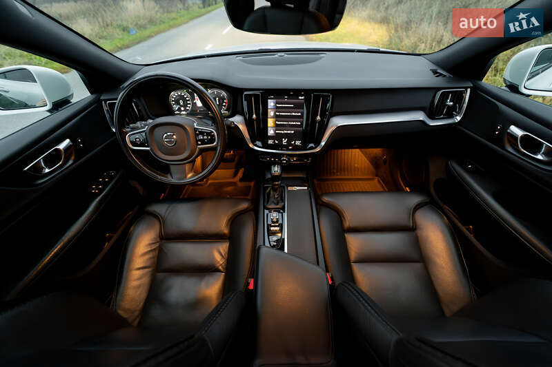 Универсал Volvo V60 Cross Country 2019 в Львове фото 71 Универсал Volvo V60 Cross Country 2019 в Львове