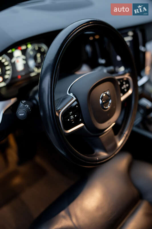 Универсал Volvo V60 Cross Country 2019 в Львове фото 92 Универсал Volvo V60 Cross Country 2019 в Львове