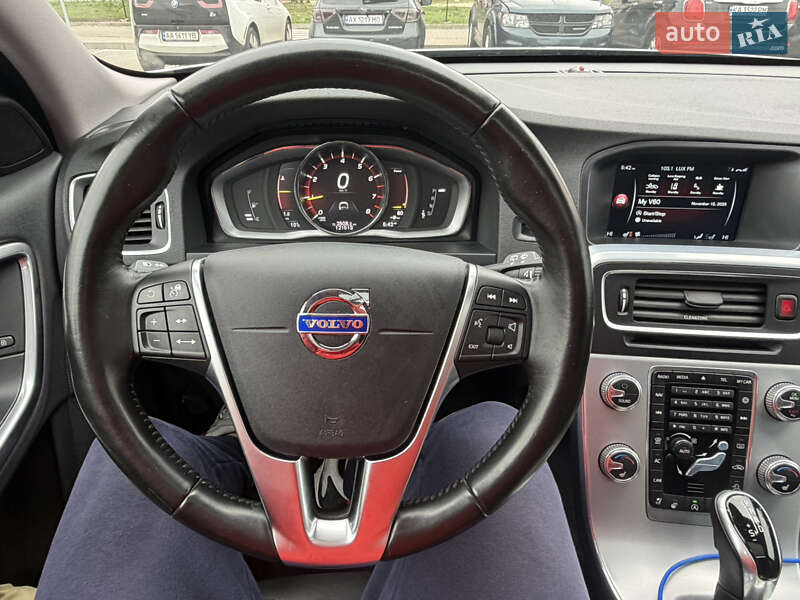 Універсал Volvo V60 Cross Country 2017 в Києві фото 52 Універсал Volvo V60 Cross Country 2017 в Києві