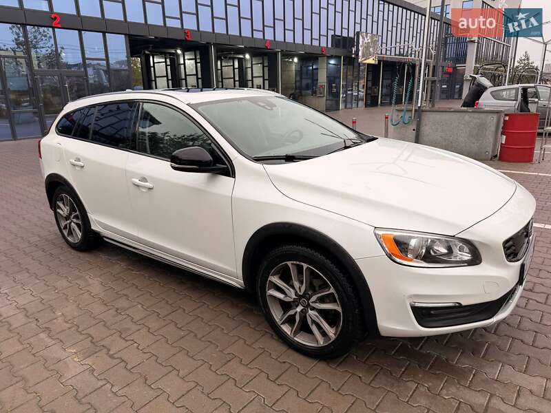 Універсал Volvo V60 Cross Country 2016 в Рівному