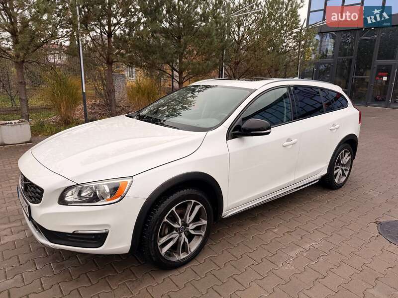 Volvo V60 Cross Country 2016