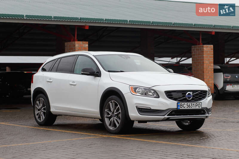 Volvo V60 Cross Country 2016
