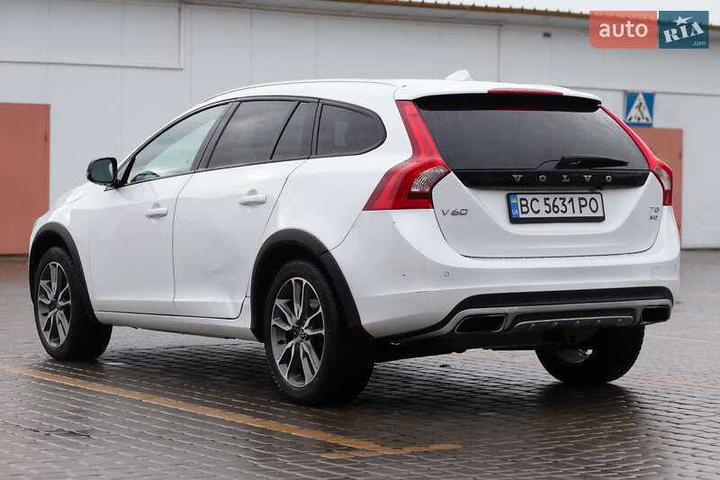 Универсал Volvo V60 Cross Country 2016 в Львове