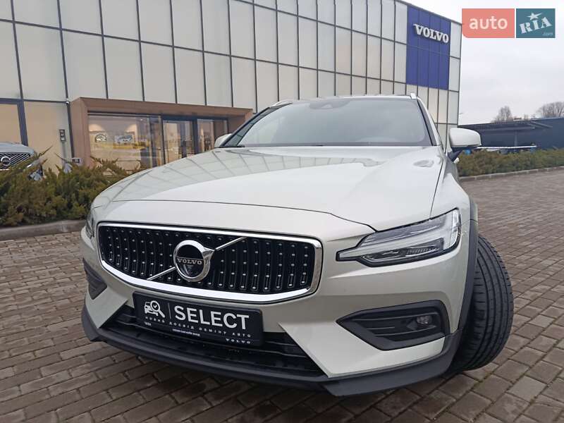 Универсал Volvo V60 Cross Country 2020 в Киеве