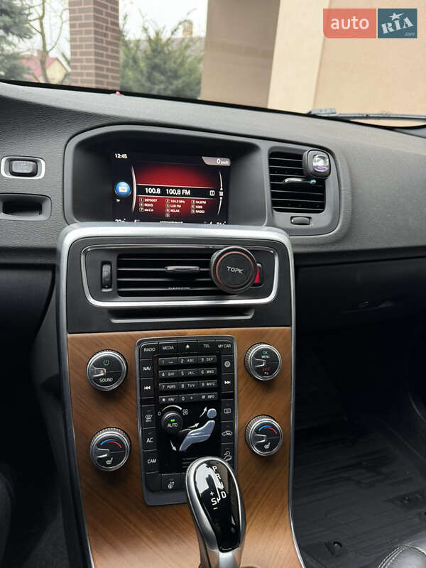 Универсал Volvo V60 Cross Country 2017 в Львове фото 24 Универсал Volvo V60 Cross Country 2017 в Львове