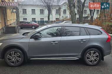 Универсал Volvo V60 Cross Country 2017 в Киеве