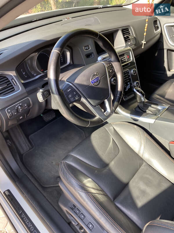 Универсал Volvo V60 2015 в Львове фото 13 Универсал Volvo V60 2015 в Львове