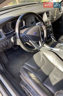 Универсал Volvo V60 2015 в 