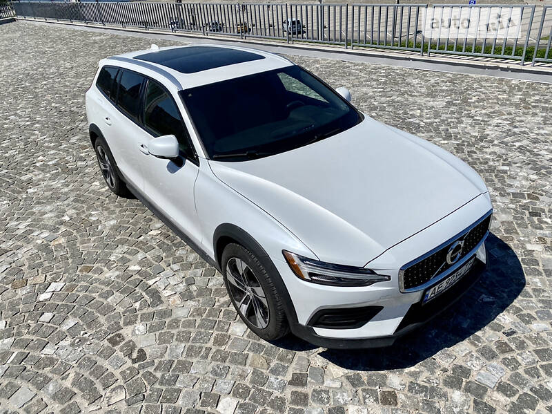 Универсал Volvo V60 2020 в Днепре