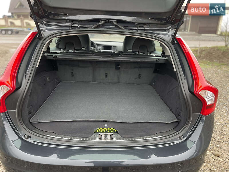 Универсал Volvo V60 2015 в Черновцах фото 38 Универсал Volvo V60 2015 в Черновцах