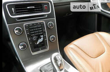 Универсал Volvo V60 2012 в Луцке