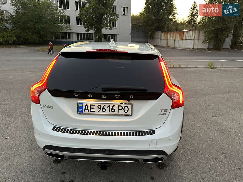 Volvo V60 2015