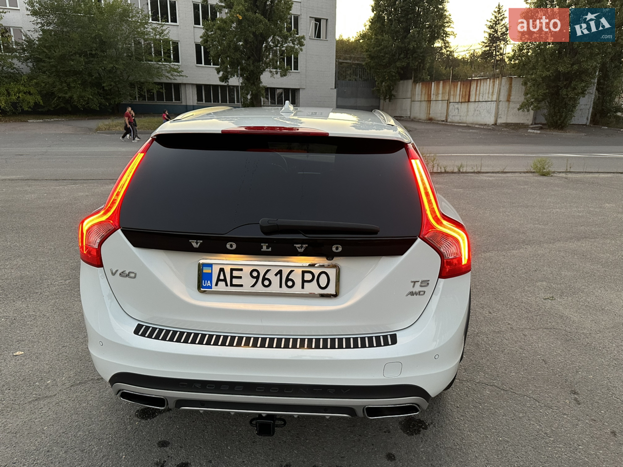 2015 Volvo V60 - мініатюра 13