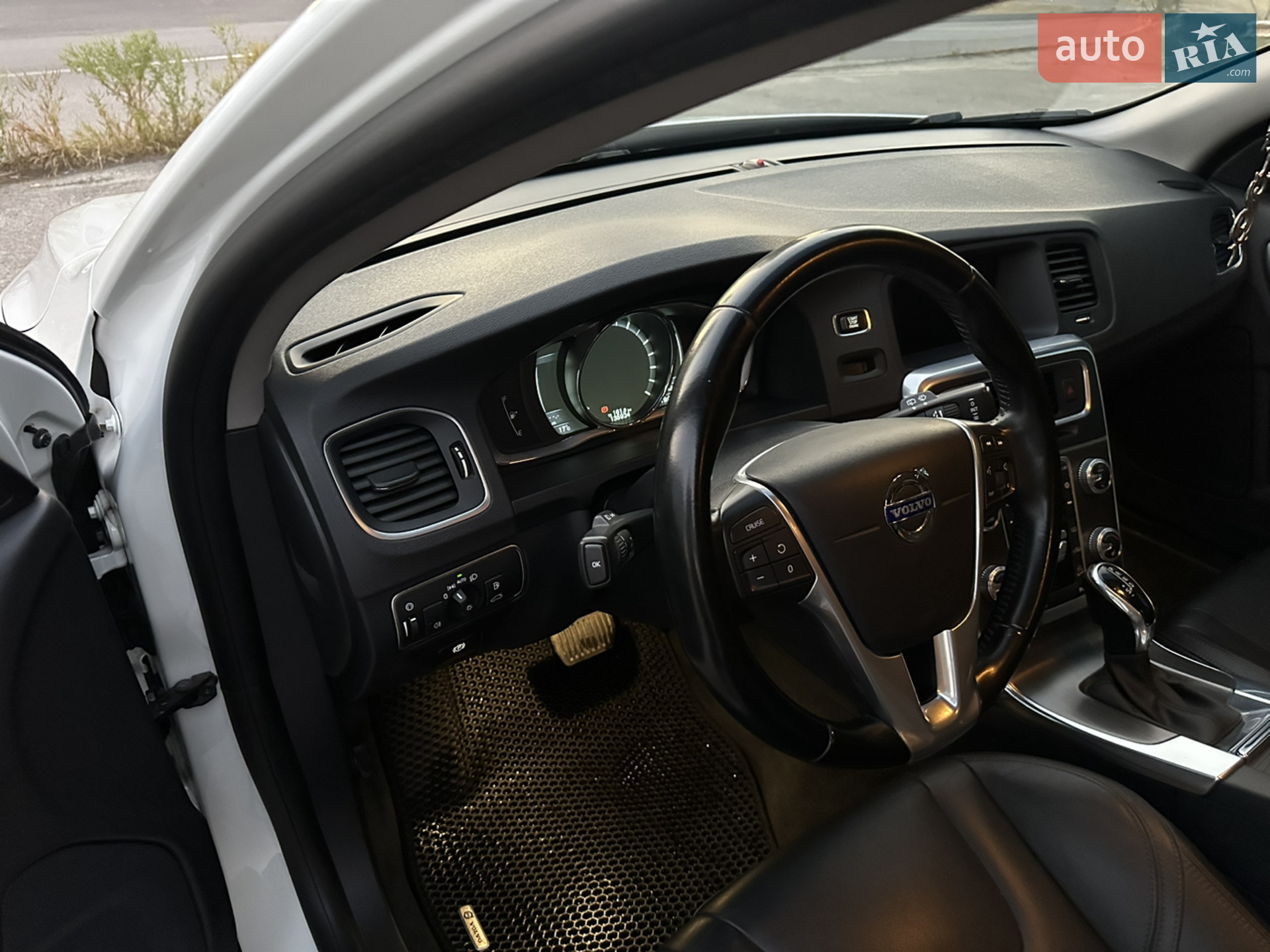 2015 Volvo V60 - мініатюра 9