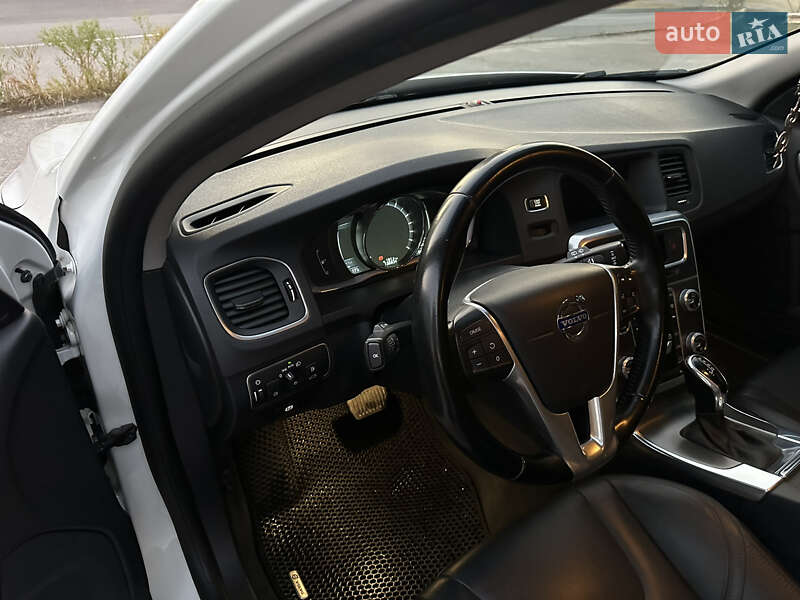 Универсал Volvo V60 2015 в Днепре фото 9 Универсал Volvo V60 2015 в Днепре