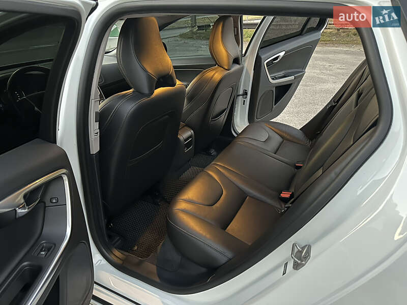 Универсал Volvo V60 2015 в Днепре фото 7 Универсал Volvo V60 2015 в Днепре
