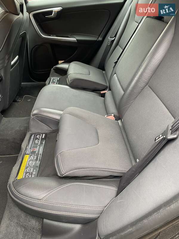 Универсал Volvo V60 2012 в Кривом Роге