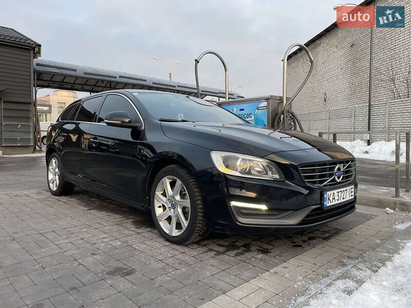 Універсал Volvo V60 2014 в Чернігові