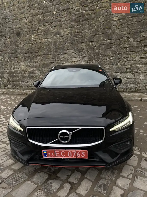 Volvo V60 2018 VIN YV1ZWA8UDK1006799 фото оголошення 2 з 60