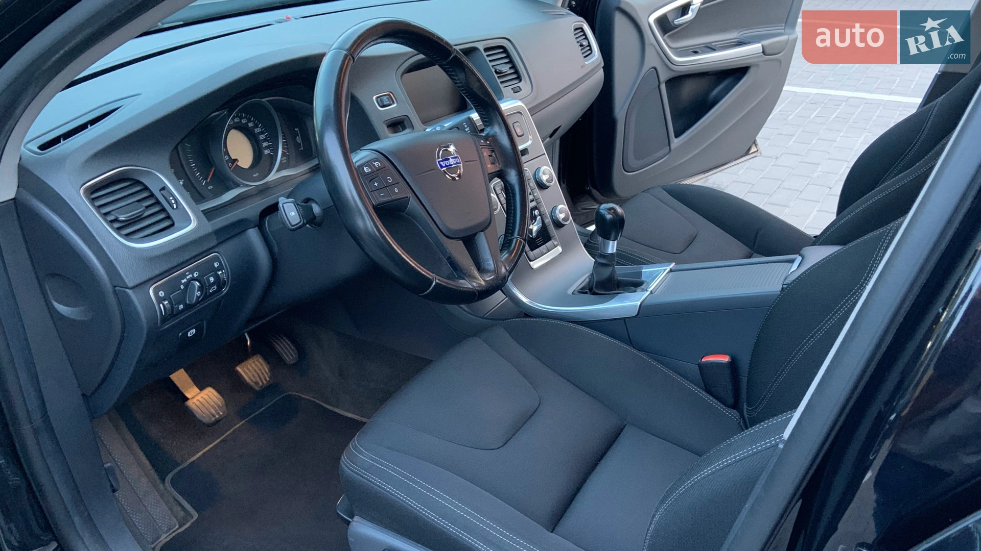 2015 Volvo V60 - мініатюра 18