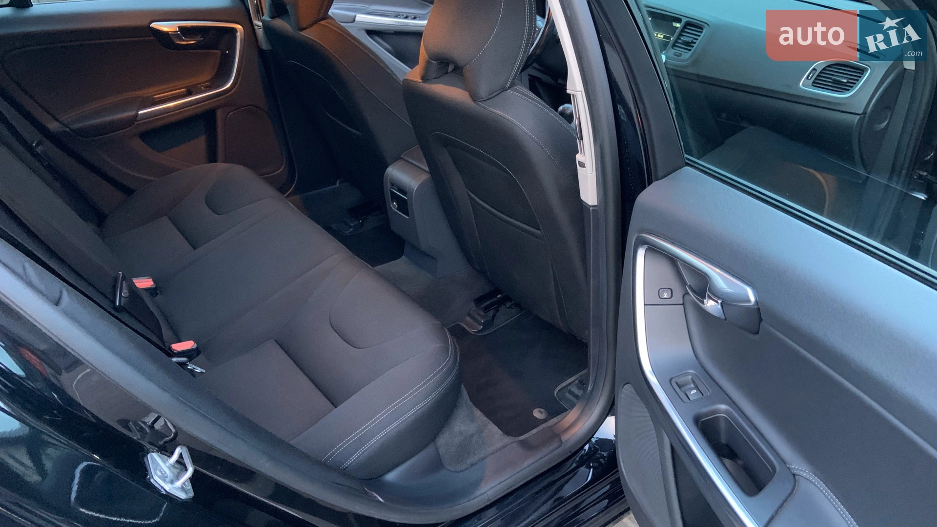 2015 Volvo V60 - мініатюра 25