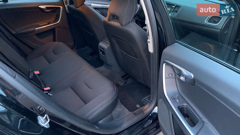 Універсал Volvo V60 2015 в Луцьку фото 25 Універсал Volvo V60 2015 в Луцьку