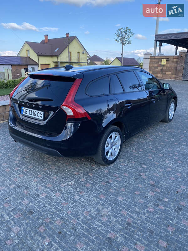 Универсал Volvo V60 2011 в Черновцах