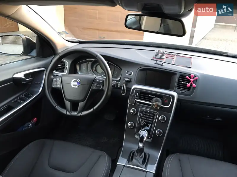 Volvo V60 2017 VIN YV1FW7880H2372273 фото оголошення 13 з 87