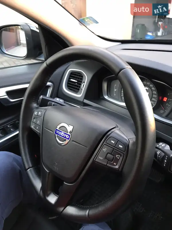 Volvo V60 2017 VIN YV1FW7880H2372273 фото оголошення 20 з 87